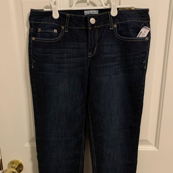 Aeropostale Women Bayla Low Rise Distressed Skinny Jeans Size 5/6 - Picture 3 of 11